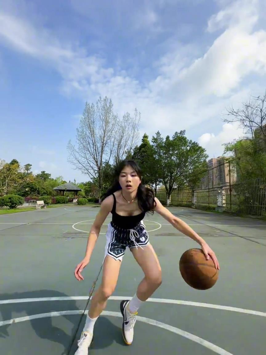 看著有點(diǎn)實(shí)力，敢背打我不？